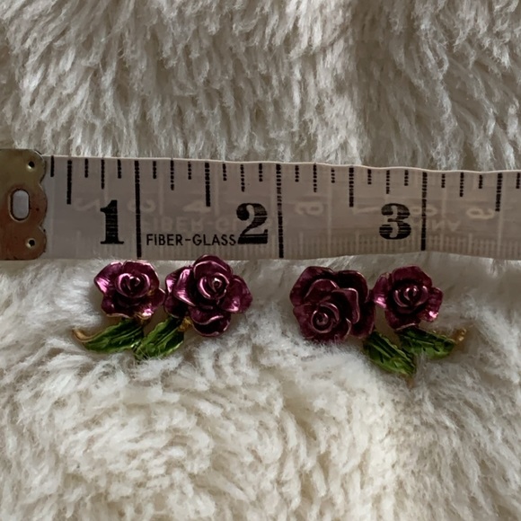 Purple pink Rose earrings pierced - Picture 5 of 6